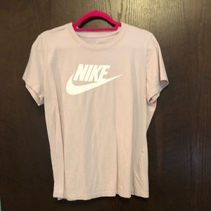 Nike- size L -t-shirt